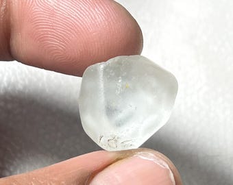 Raw White Topaz Crystal: Natural Rough Gemstone Making for Jewelry. (28 CT. 18x15x11 MM.