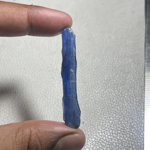 Raw Blue Kyanite Blades: Natural Metallic Crystal Gemstone (25 CT, 53X08X04 mm)