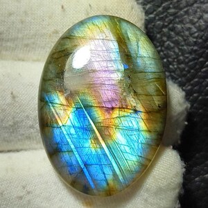 Oval Labradorite Cabochon: Handmade Polished Gemstone, 47 CT (36X25X6 mm)