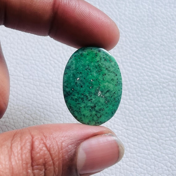 Maw Sit Sit Jade Cabochon: Oval Gemstone, 25 Carat (28x21x4mm