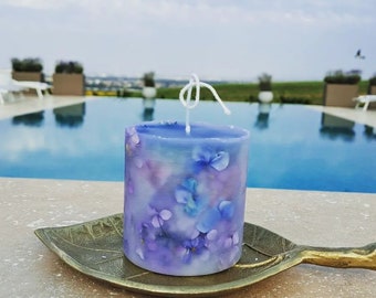 Botanical candle with Hydrangeas