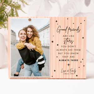 Freunde sind wie Sterne, Holz graviertes Geschenk, Geschenk für Freund, bester Freund Geburtstag, Bilderrahmen, bester Freund-Rahmen, BFF-kundenspezifisches Geschenk