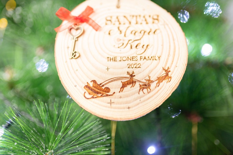 Personalized Family Christmas, Santa's Magic key, Wooden Christmas Ornament, Personalized Christmas Keepsake, Gift for daugther,Santa Claus image 4