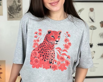 Pink Cheetah Shirt, Leopard Shirt, Cheetah Tshirt, Cheetah T-Shirt, Cute Floral Shirt, Floral Animal Top, Boho Flowers Crewneck, Leopard Tee