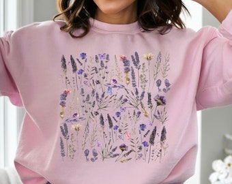 Paarse bloemen trui, lavendel trui, paarse bloemen trui, Cottagecore shirt, vlinder trui, geperste bloemen trui