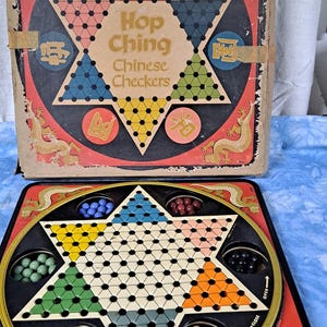 1960s Hop Ching Chinese Checker game