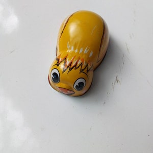 tin chick friction toy