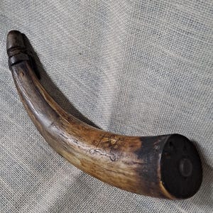 Vintage 14 inch powder horn