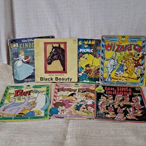 Bundle of vintage 45 children&#39;s records