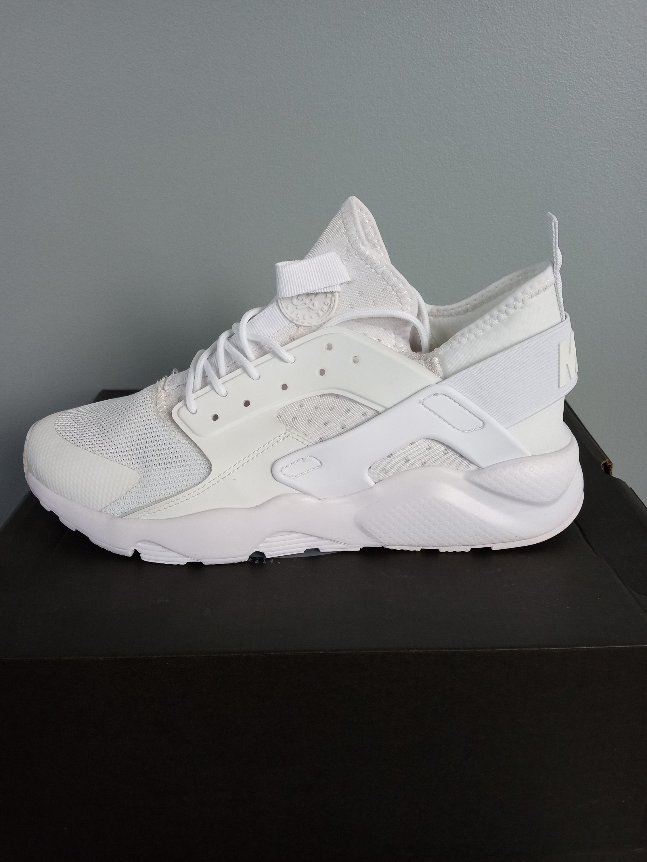 Huarache run ultra white sale