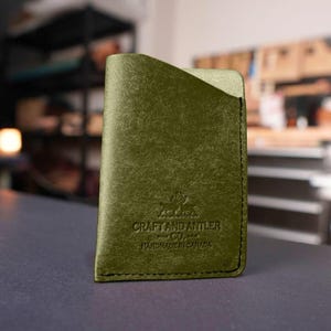 Minimal Max Kartenetui, Pueblo Pflanzlich gegerbtes Leder, Leder Kartenhalter, Handgemacht, Geschenk, Made in Canada, Minimalistische Geldbörse, Leder Hülle