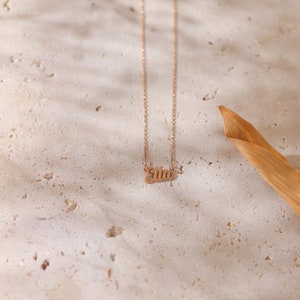 Handgemaakte gepersonaliseerde naam ketting-gepersonaliseerde sieraden-zilveren naamplaatje ketting-aangepaste naam ketting-cadeau voor haar afbeelding 4