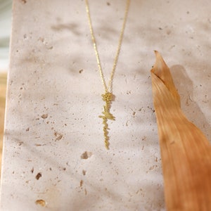 Handgemaakte verticale naam ketting-gepersonaliseerde aangepaste sierlijke geboorte bloem naam gouden ketting-geboorte bloemen naam ketting-verjaardagscadeau-moeder cadeau afbeelding 3