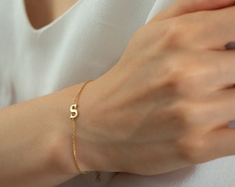 Brazalete con letras, LETRA DE BRAZALETE GRABADA, Personalice su estilo con nuestras impresionantes pulseras con iniciales personalizadas en plata de ley de 925 k, ¡haga su pedido ahora!