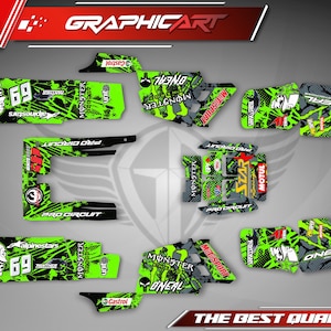 Peut inclure: Kit de graphismes de motocross vert et noir avec les mots "Monster" et "Oneal" imprimés dessus. Le kit comprend une variété de formes et de tailles pour différentes parties de la moto.