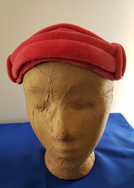 Red hat for a lady from the 50s