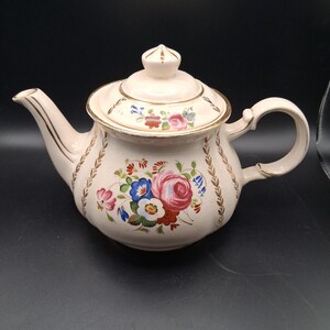Sadler Tea Pot Rose Boquet decorations with Gold Trim