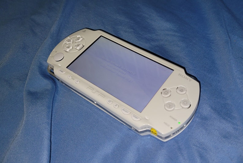 Custom Modded White Sony PSP 6.61 Pro-C with Games Bundle -