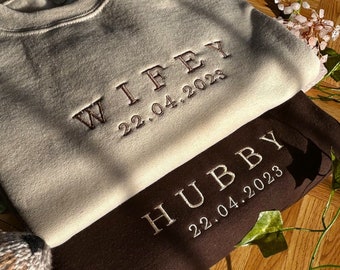 Custom Year Wifey Hubby Embroidered Valentine Sweatshirt Matching Couples Jumper Trendy Girlfriend Gift Unisex Wedding Gift Husband Crewneck