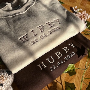 Custom Year Wifey Hubby Embroidered Valentine Sweatshirt Matching Couples Jumper Trendy Girlfriend Gift Unisex Wedding Gift Husband Crewneck