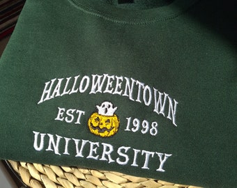 HalloweenTown Universität besticktes Sweatshirt, Halloween Sweatshirt, besticktes Sweatshirt, Vintage Rundhalsausschnitt, gruselige Saison Sweatshirt