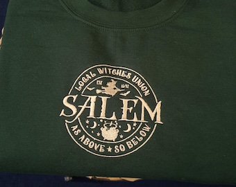 Sweat-shirt Halloween Salem Massachusetts, col rond brodé Halloween, sweat-shirt sorcière Salem vintage, cadeau de saison effrayante pour elle.