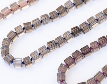 Collar personalizado con cuentas de cubo de cuarzo ahumado, anudado a mano en seda, con capas, collar bohemio con gemas de longitud personalizable, regalo unisex único.
