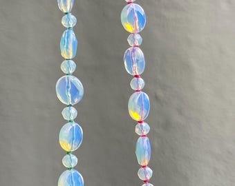 Colar de moedas de opalita arco-íris de 50 cm, feito à mão com cordão colorido, contas coloridas, colar para usar em camadas, joia boho, presente exclusivo para ela.