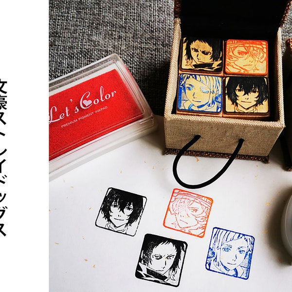 Houten postzegels met Japanse kawaii manga stijl en handgemaakte handgemaakte, inkt aangeboden willekeurige