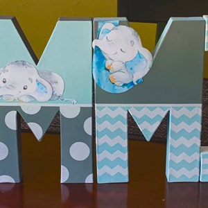 CUALQUIER TEMA Nombre personalizado, papel maché, carta de pie, letrero de nombre, regalo de baby shower, decoración personalizada, nombre personalizado, cualquier tema
