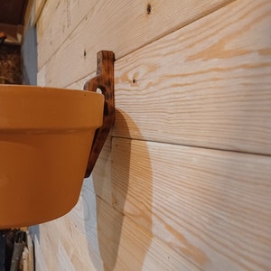 Terracotta pot hangers