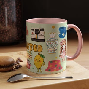 Taza de café colorida de segunda mano: artículos para beber con estética retro, regalo para amantes de lo vintage, taza de cerámica única, decoración de cocina original, coleccionable divertido