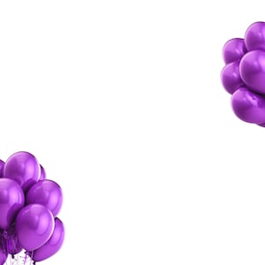 Może przedstawiać: Gromada fioletowych balonów, niektóre są związane razem wstążką, na białym tle.