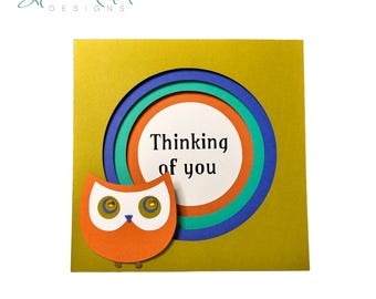 Biglietto d'auguri "Pensando a te" con gufo saggio in formato SVG – File di ritaglio per biglietti d'auguri in carta per biglietti di condoglianze o di amicizia fatti a mano