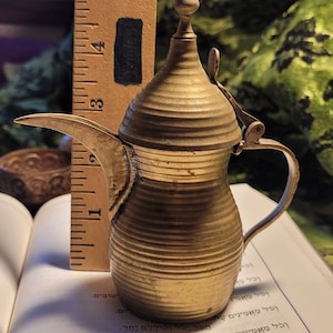 Vintage Forged Brass Dallah Coffee Pot: Middle Eastern Decor