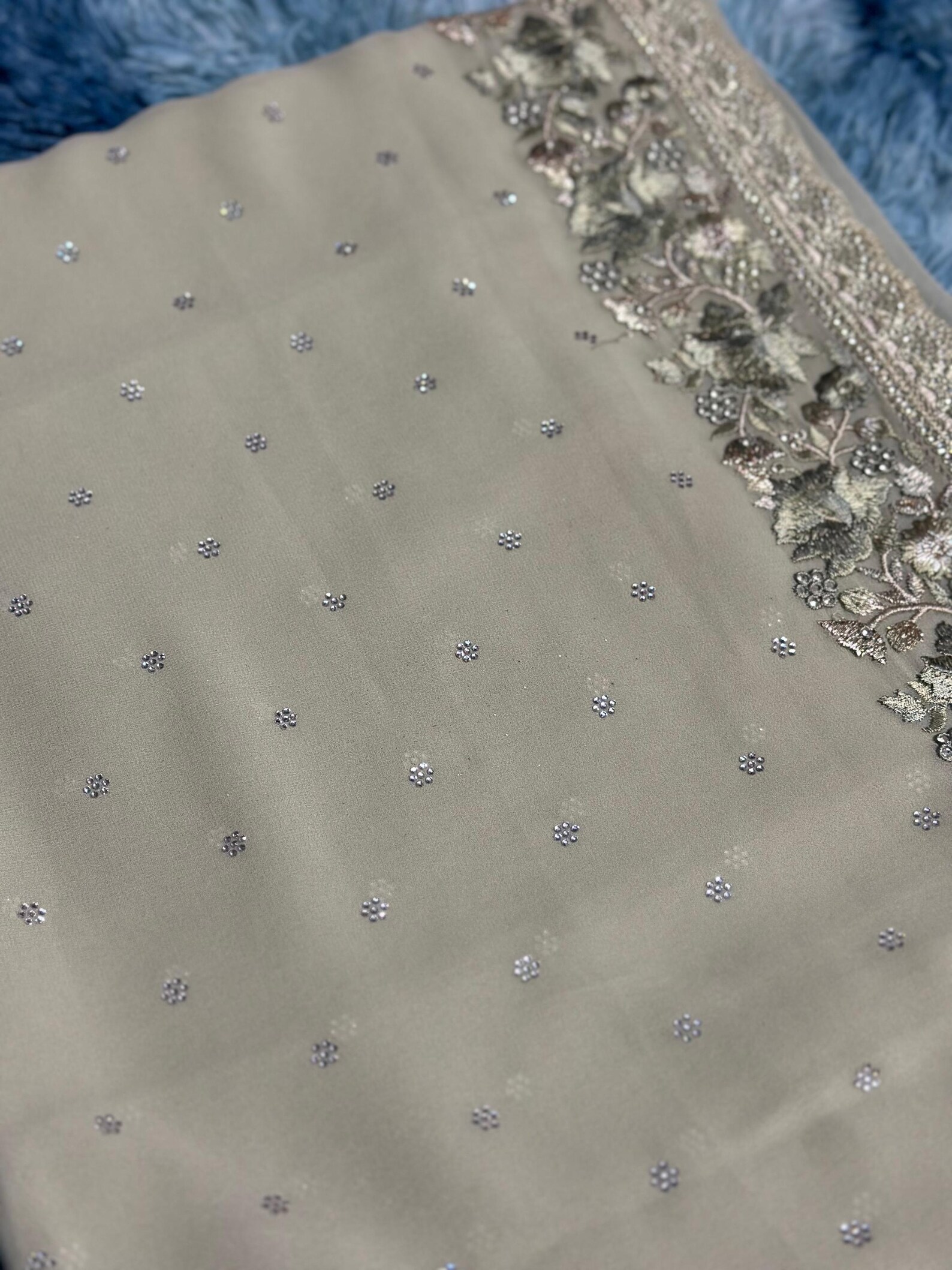 Women's Chiffon Sea Green Embellished Designer Saree With Blouse Piece