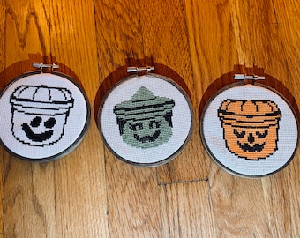 McDonalds Halloween-Eimer, Hexe, Kürbis, Gespenst Kreuzstichmuster PDF