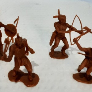 Louis Marx 2 inch plastic Indians