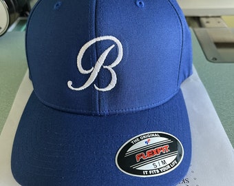 Senden Sie mir Ihr Logo, Sie wählen einen beliebigen Text Jede Farbe CUSTOM Flexfit Herren Ultrafibre Airmesh Fitted Cap | Stretch Fit Ballcap
