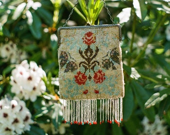 Sac à main ancien avec perles roses, franges, années 1910