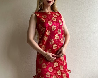 Exquisite Vintage 1960s Red and Gold Florals Shift Dress (S/M)