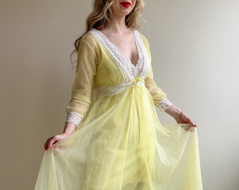 Darling Vintage 1960s Pale Yellow Chiffon Nightgown With Bed Jacket (S/M)