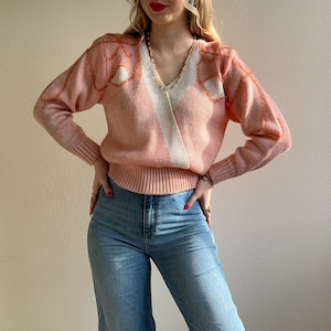 Adorable Vintage 1980s Peach V-Neck Sweater (M/L)