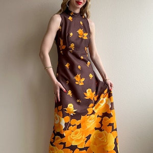 Vintage 1970er Jahre Braun und Orange Rosen Maxi Kleid (M)