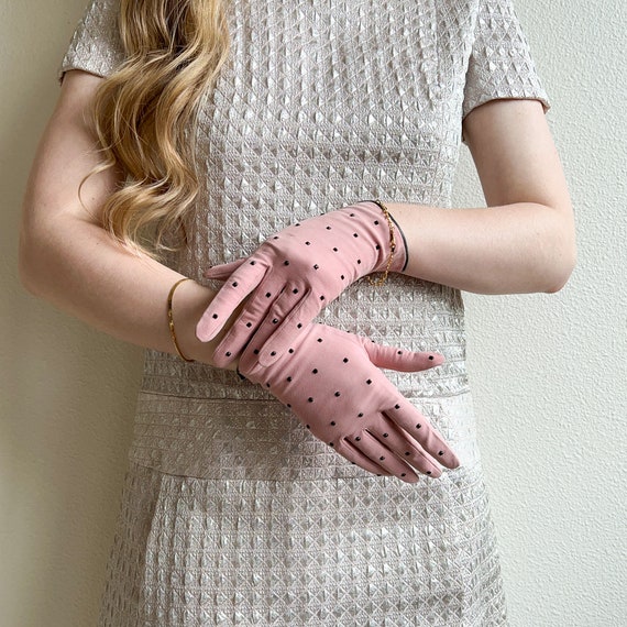 Vintage 1950s Pink Suede Gloves With Black Polka … - image 9
