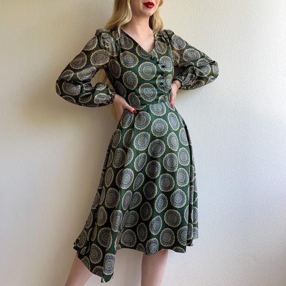 Gorgeous Vintage 1970s Forest Green Printed Party Dress (XS)