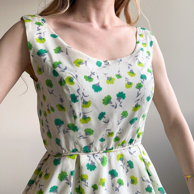 Vintage 1960s Dainty Green Flowers Summer Dress S image 2