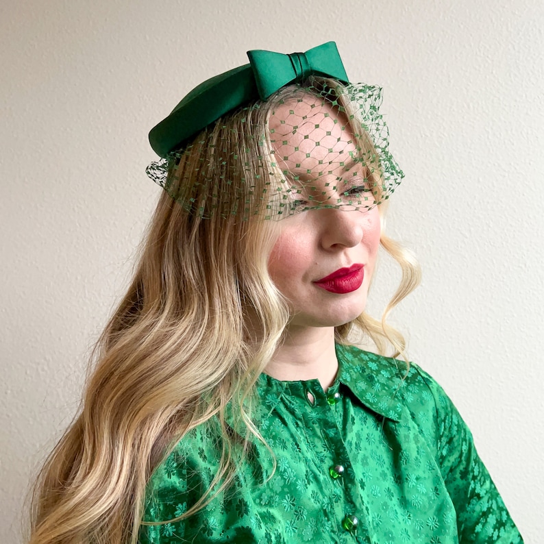 Fabulous Vintage 1960s Emerald Green Silk Hat With Netting image 3