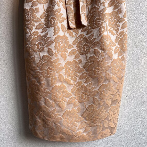 Darling Vintage 1950s Rose Pattern Sheath Dress (… - image 6