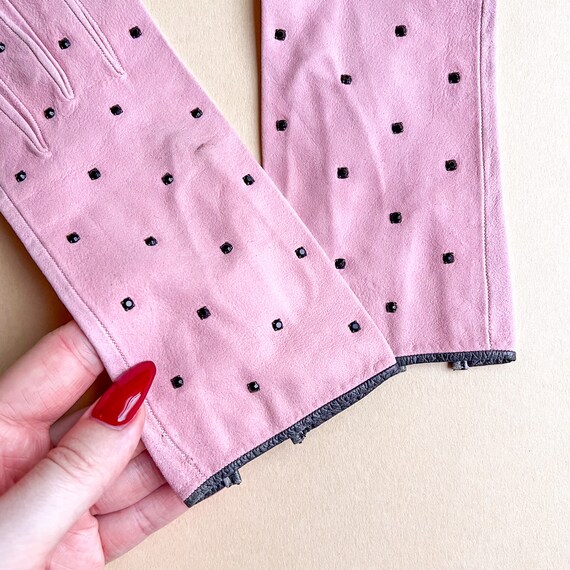 Vintage 1950s Pink Suede Gloves With Black Polka … - image 5